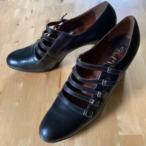 Witchy Vintage 70s Mary Janes s 11
